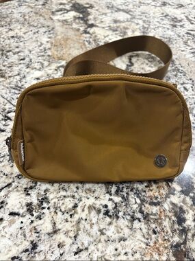Lululemon Everywhere Belt Bag 1L Burnt Caramel - New without tag.